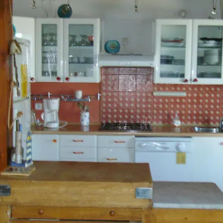 2 Bedroom Apartment For 8 *